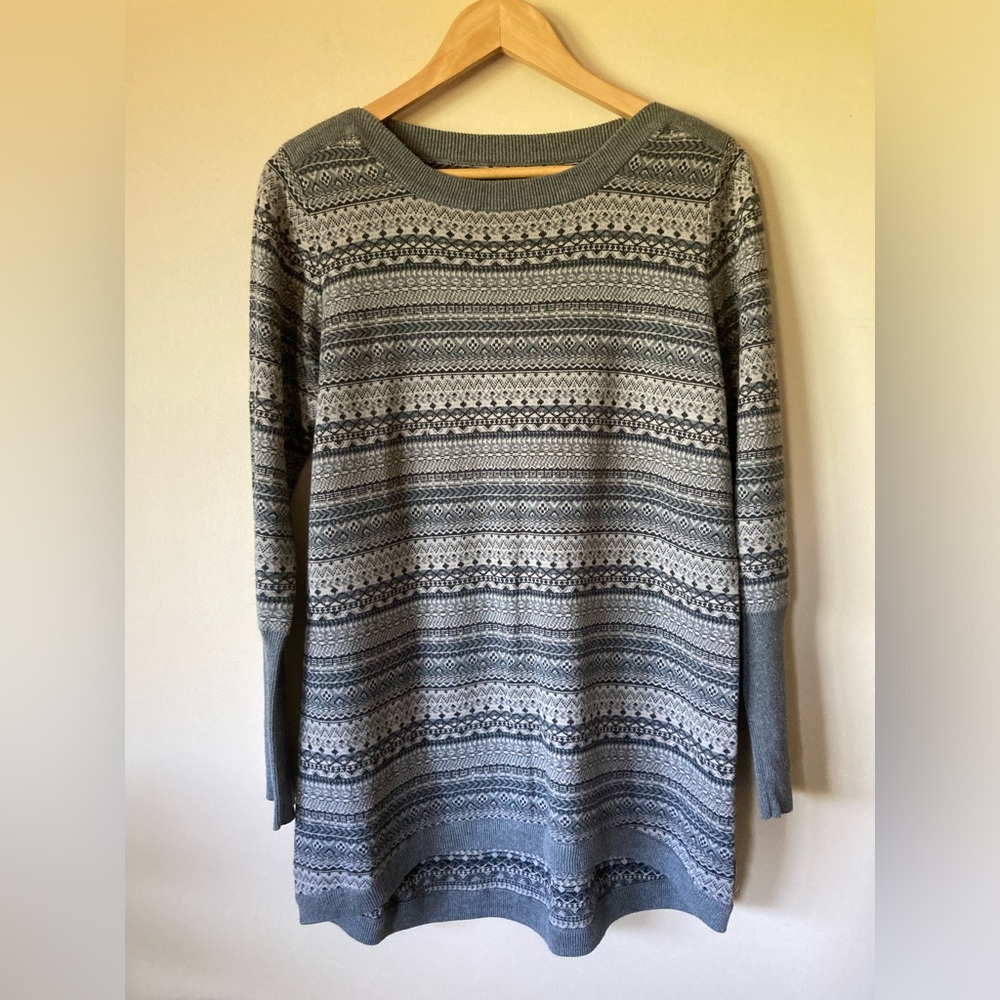Roots Womans Size Large Gray Patterned Crew Neck Sweater